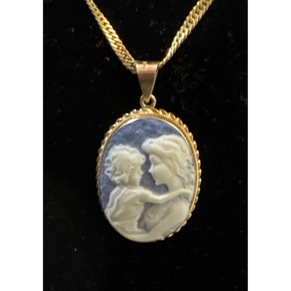 Blue Cameo Mother And Baby Pendant 10kt | 14kt Italy 20" Chain | Samuel Aaron - Picture 2 of 8